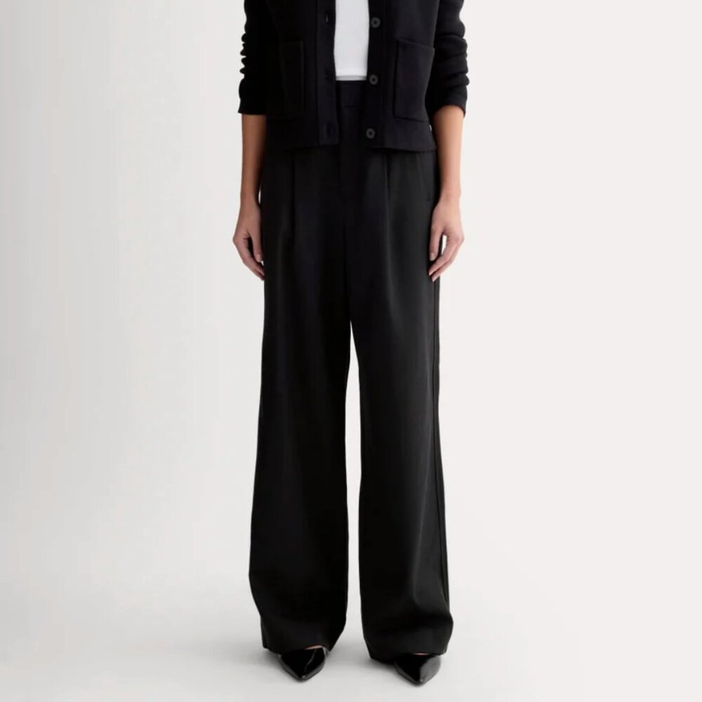 Everlane - Womens Draper Pleated Pant in Buttersmooth - Black - 30" Inseam